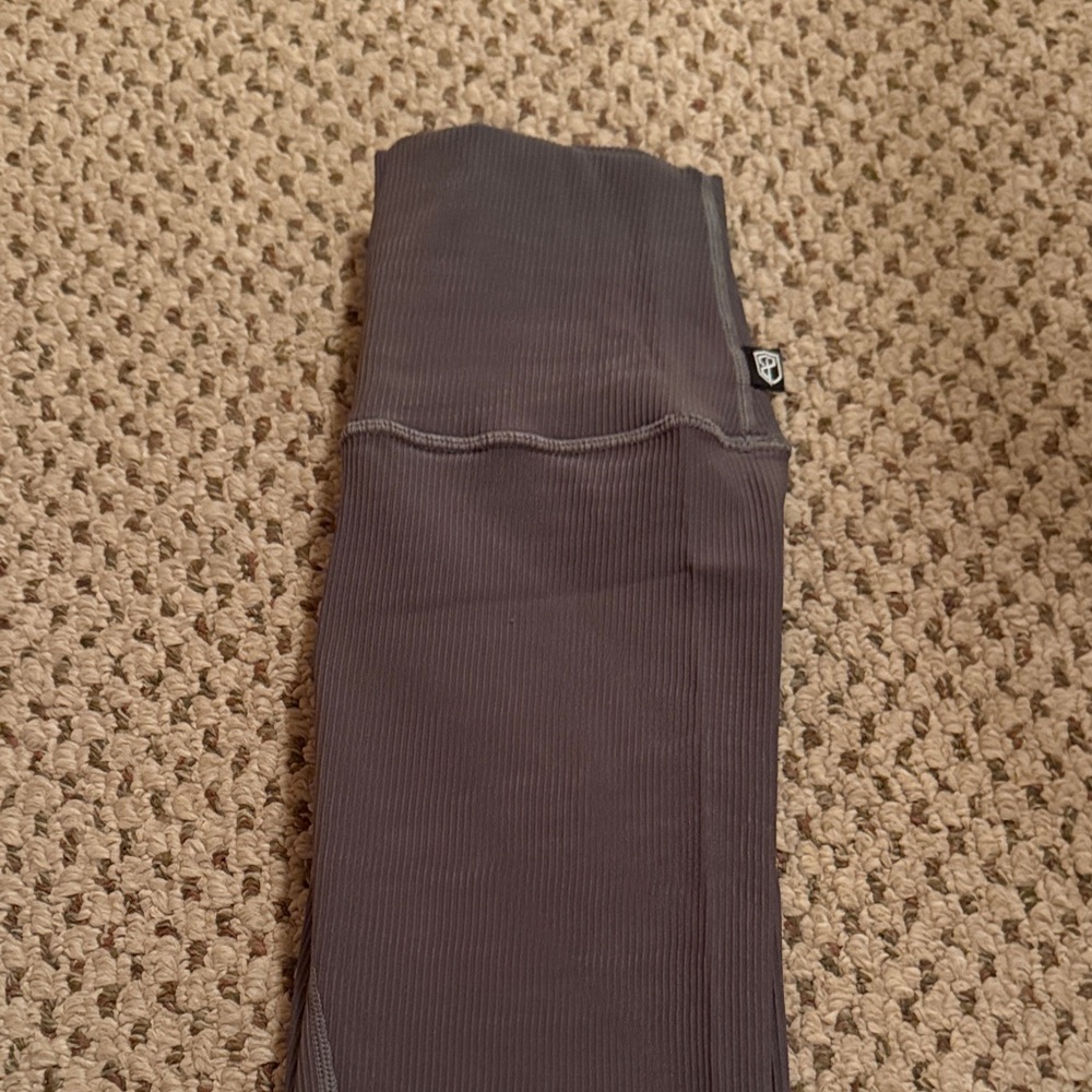Women’s ribbed Born Primitive Gray Leggings